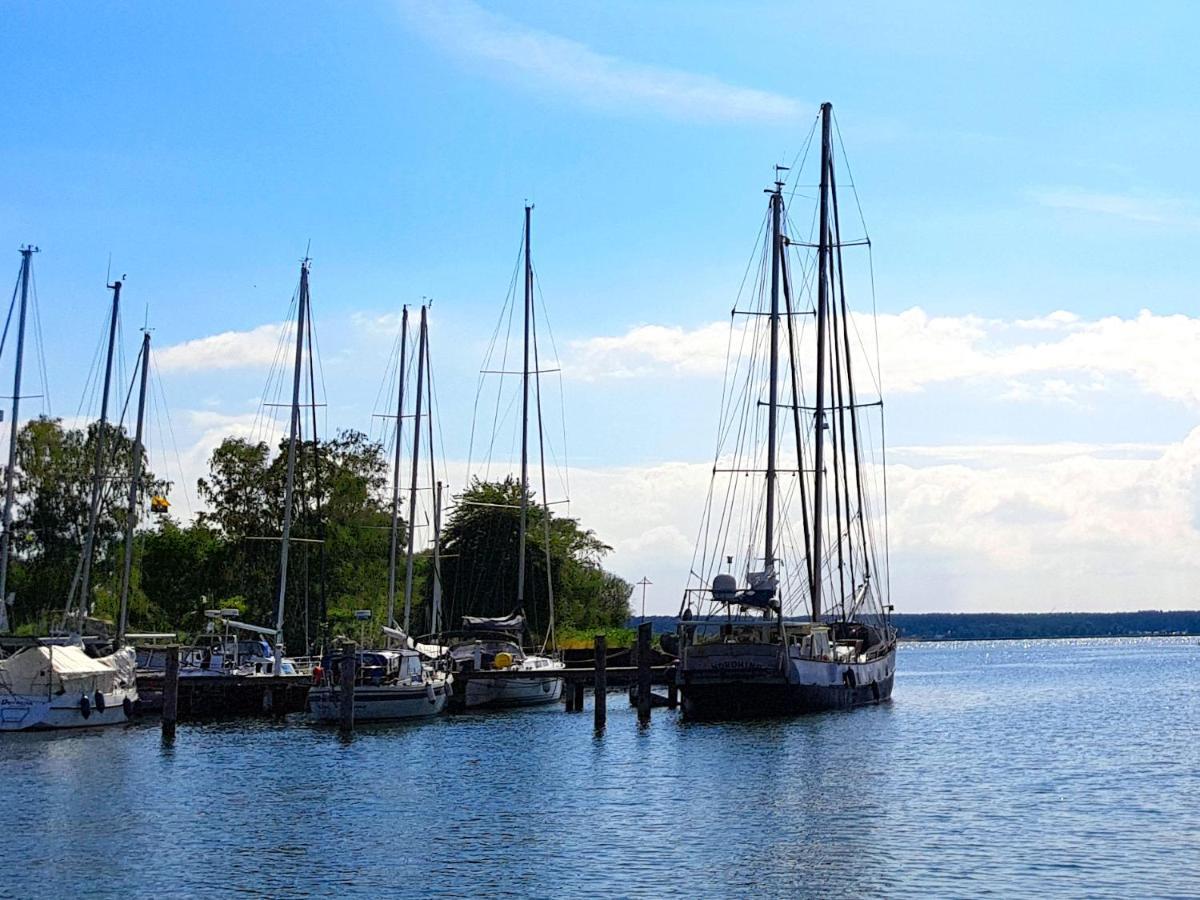 فيلا Hausboote Mitten Im Naturschutzgebiet Auf Usedom بيناموندا المظهر الخارجي الصورة